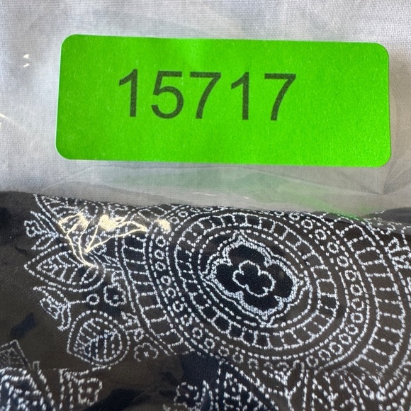 Faded Glory Women's Rayon 3/4 Sleeve 1/4 Button V-Neck Geometric Print Blouse L - Picture 14 of 14